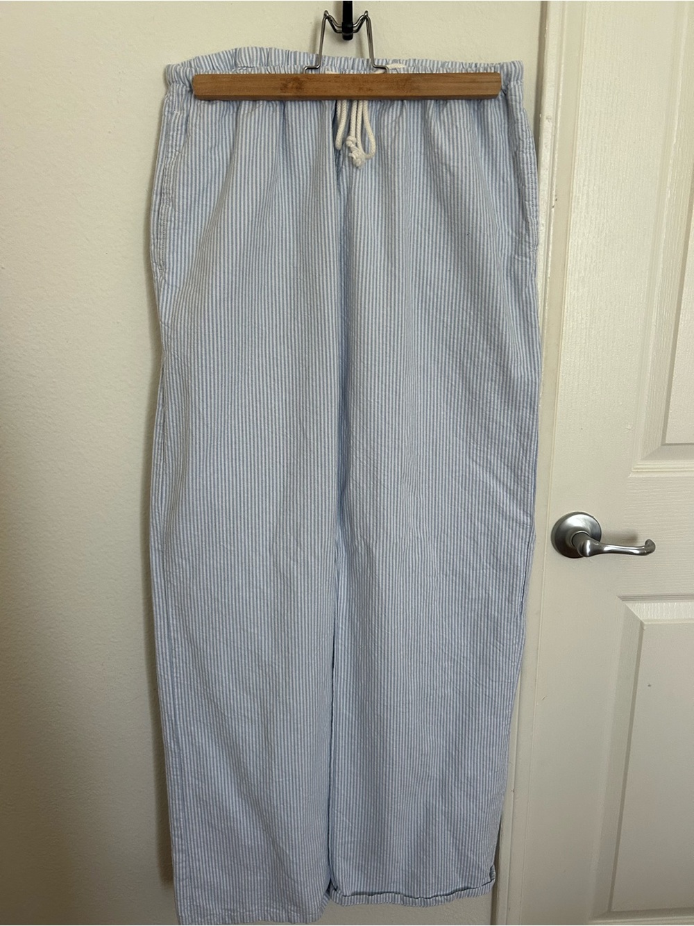 Brandy Melville Light Blue & White Seersucker Drawstring Joggers